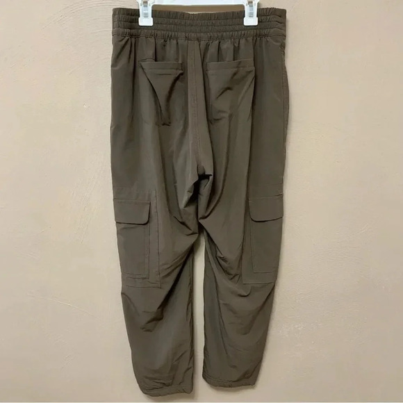 Athleta Chelsea Cargo Lined Pant in Brown Size 6 - Picture 8 of 12
